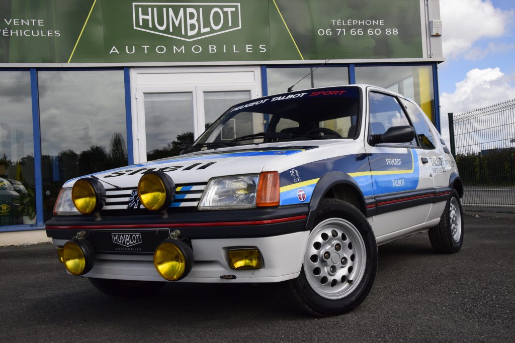 Affiche Peugeot 205 Rallye - Art Print Pop Art Par Chris Long, Format A4/A3/A2 Au Choix